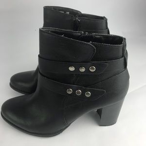 Jaclyn Smith Women’s Alicia Black Ankle Boot Sz 8
